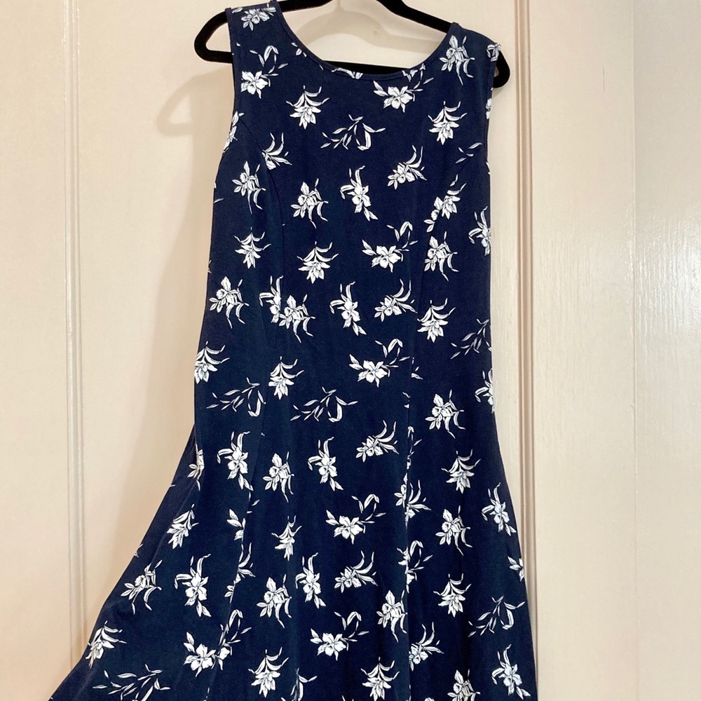 F21// New Navy floral dress